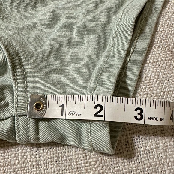 WILD FABLE High Rise Yoke Front 2” Inseam Olive Green Denim Shorts Army Womens 6 - Picture 15 of 16